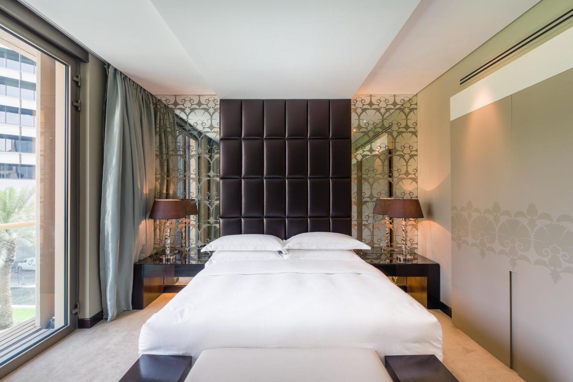 Mandarin Oriental Al Faisaliah, Рияд Екстериор снимка A bedroom at the Mandarin Oriental