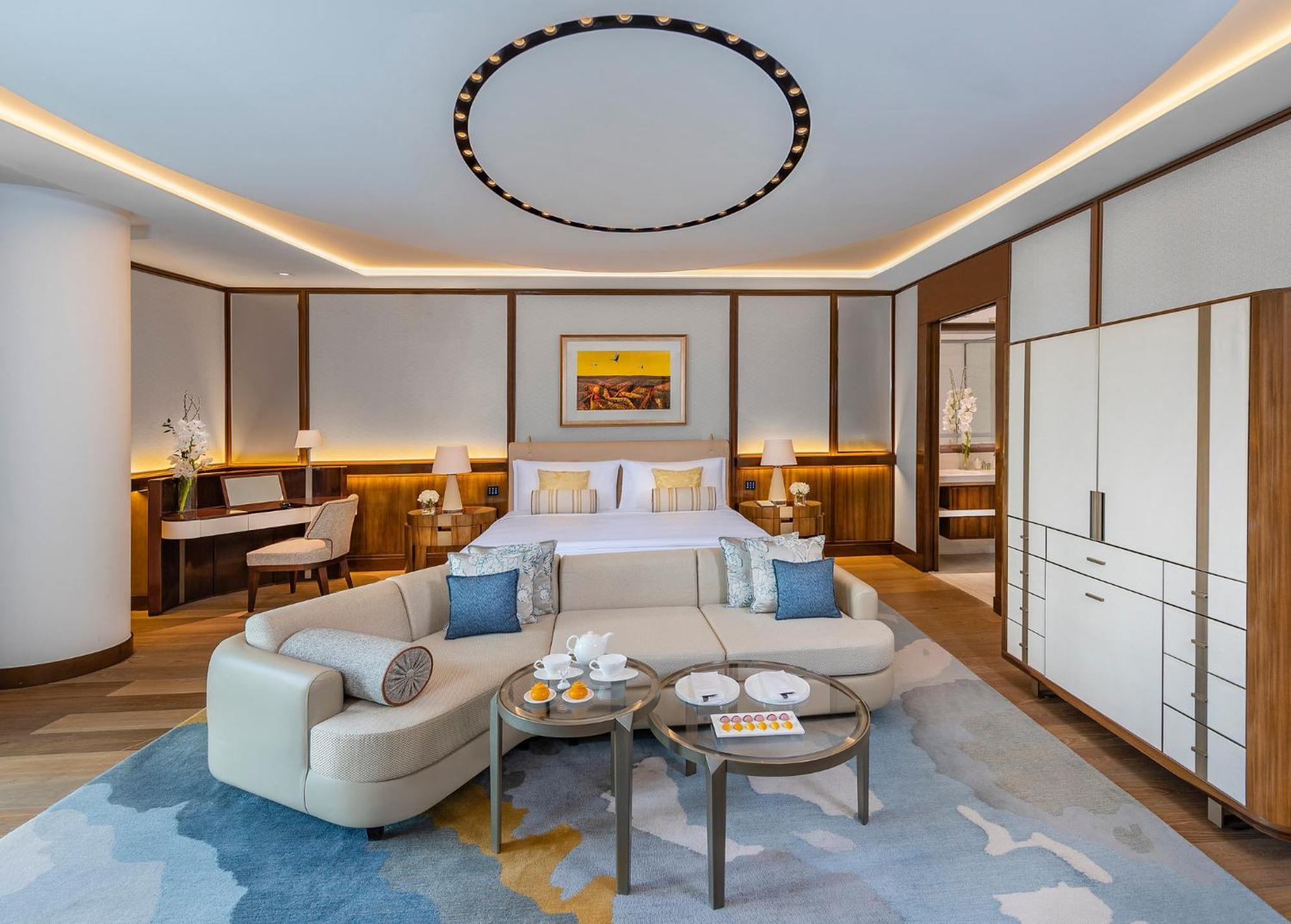 Mandarin Oriental Al Faisaliah, Рияд Екстериор снимка A suite at the hotel
