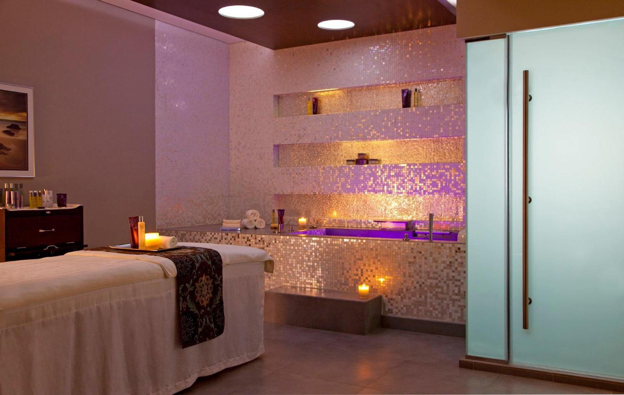 Mandarin Oriental Al Faisaliah, Рияд Екстериор снимка A spa treatment room