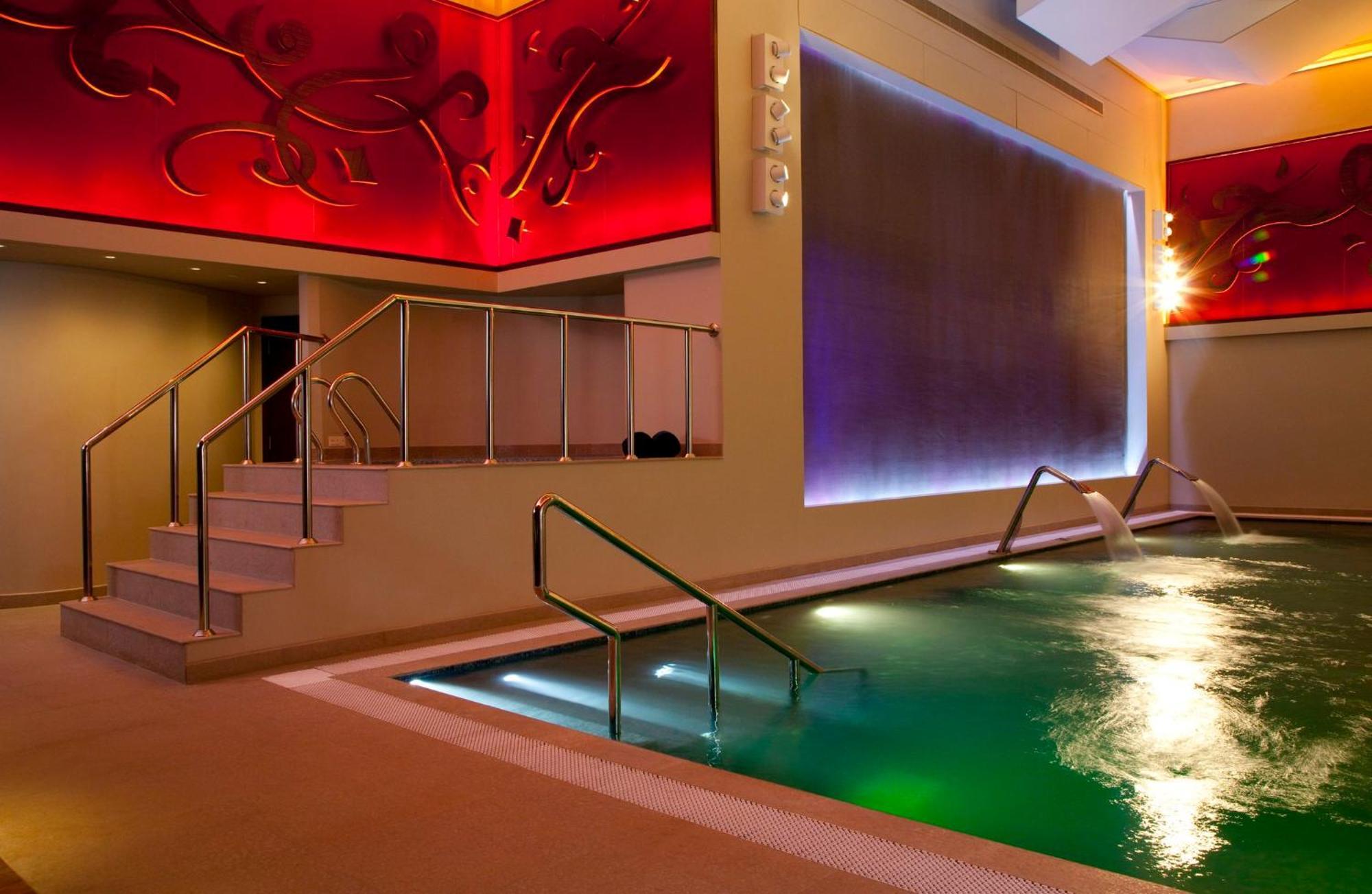 Mandarin Oriental Al Faisaliah, Рияд Екстериор снимка The spa at the InterContinental Budapest