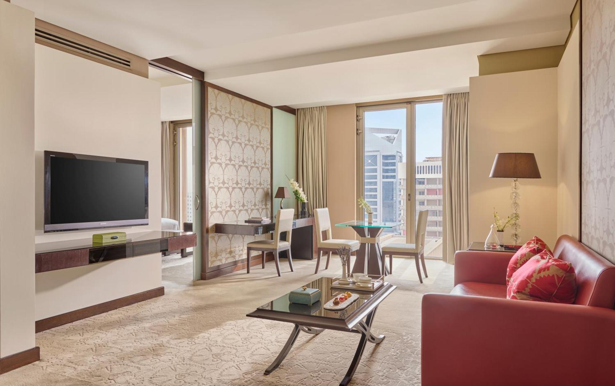 Mandarin Oriental Al Faisaliah, Рияд Екстериор снимка A suite at the hotel