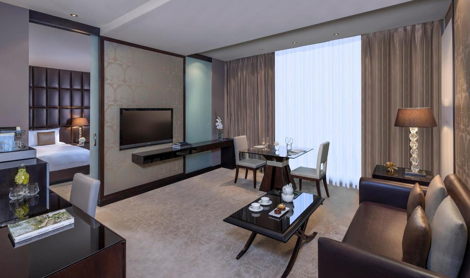 Mandarin Oriental Al Faisaliah, Рияд Екстериор снимка A suite at the hotel