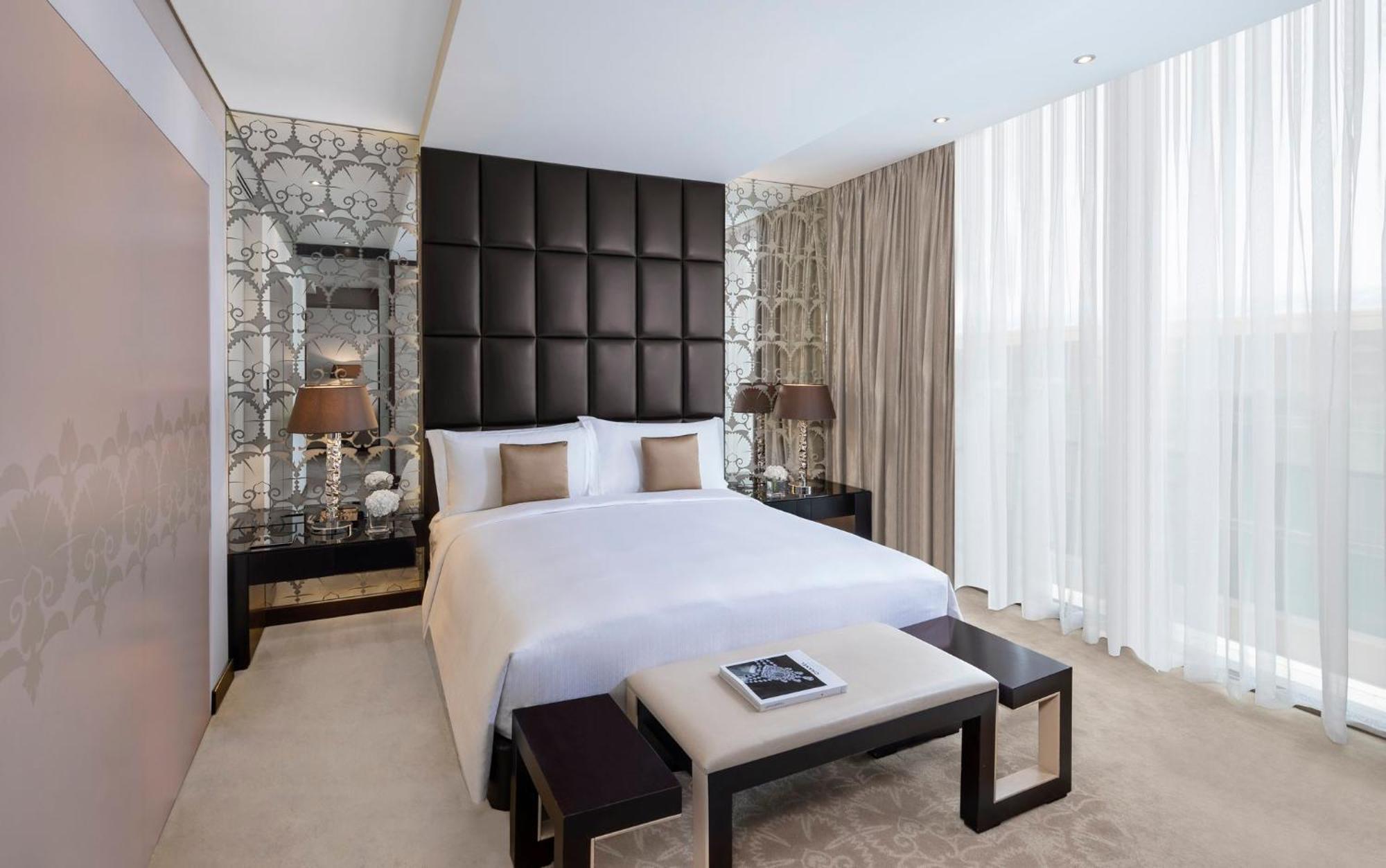 Mandarin Oriental Al Faisaliah, Рияд Екстериор снимка A bedroom at the hotel